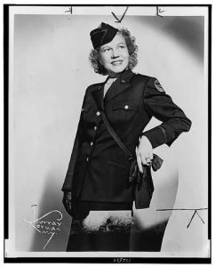 Kathryn Cravens posed jauntily in her war correspondent uniform.